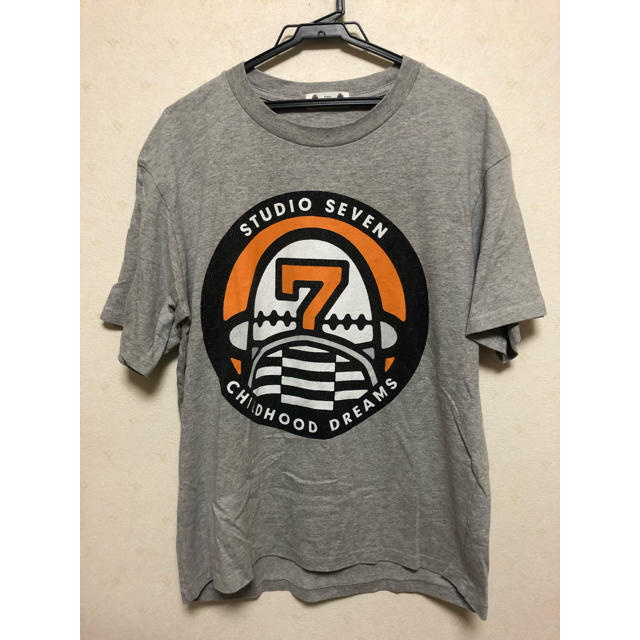 GU(ジーユー)のGU × STUDIO SEVEN Tシャツ　グレー　Sサイズ メンズのトップス(Tシャツ/カットソー(半袖/袖なし))の商品写真