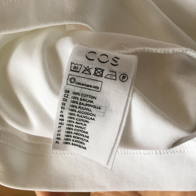 COS(コス)のCOS 白 Tシャツ　M レディースのトップス(Tシャツ(半袖/袖なし))の商品写真