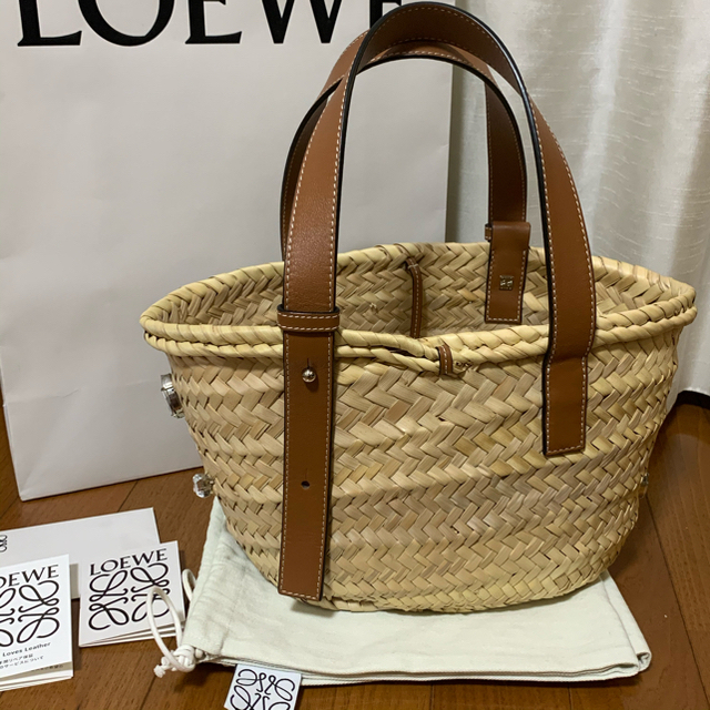 LOEWE(ロエベ)のsoraha様　ご専用LOEWE カゴバック　ビジュー　Sサイズ レディースのバッグ(かごバッグ/ストローバッグ)の商品写真