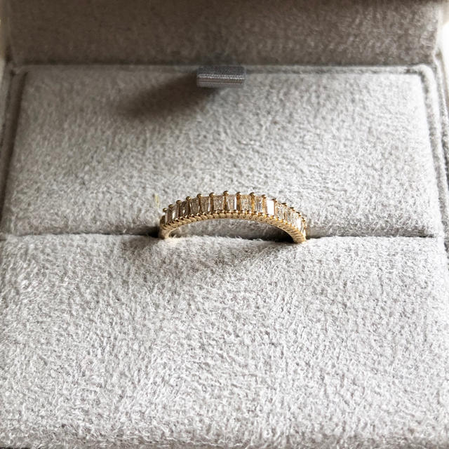 agete(アガット)の【美品】ベルシオラ　テーパーカット   ダイヤモンド　リング レディースのアクセサリー(リング(指輪))の商品写真