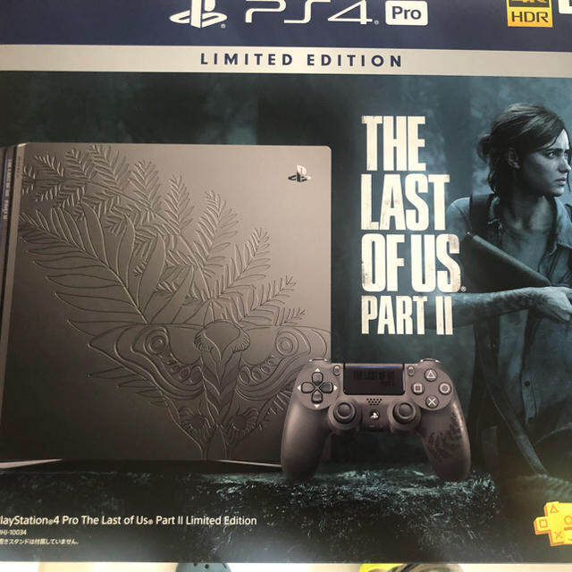 PlayStation4(プレイステーション4)のPS4 Pro 本体同梱版 ラストオブアス2 Limited Edition   エンタメ/ホビーのゲームソフト/ゲーム機本体(家庭用ゲーム機本体)の商品写真