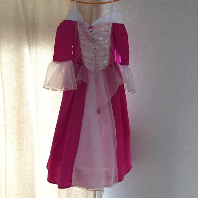 Disney ディズニーストア 新品オーロラ姫ドレスの通販 By Mayumahi S Shop ディズニーならラクマ