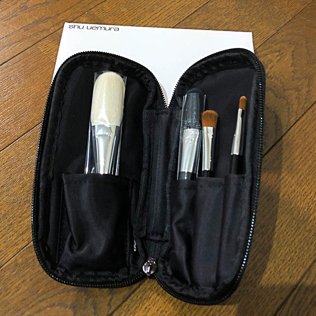 shu uemura(シュウウエムラ)の新品シュウウエムラ ブラシセット コスメ/美容のメイク道具/ケアグッズ(ブラシ・チップ)の商品写真