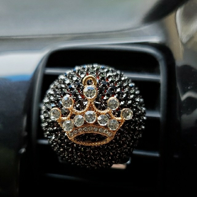 車の芳香剤 クラウン 王冠 ブラック 新品 車内アクセサリー キラキラ の通販 By リエックス S Shop ラクマ 車の芳香剤 クラウン 王冠 ブラック 新品 車内アクセサリー キラキラ の通販 By リエックス S Shop ラクマ