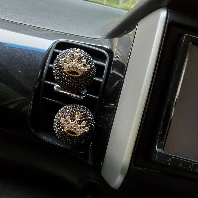 2個セット 車の芳香剤 クラウン 王冠 新品 車内アクセサリー ブラック の通販 By リエックス S Shop ラクマ 2個セット 車の芳香剤 クラウン 王冠 新品 車内アクセサリー ブラック の通販 By リエックス S Shop ラクマ