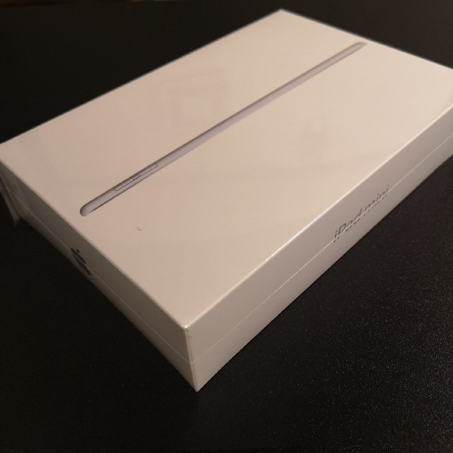 iPad(アイパッド)のドコモiPad mini 5 セルラー 64GB シルバー スマホ/家電/カメラのPC/タブレット(タブレット)の商品写真