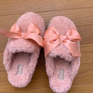 アグ(UGG)のUGG スリッパ(スリッパ/ルームシューズ)