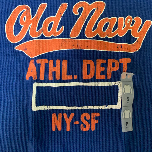 Old Navy(オールドネイビー)の新品 OLD NAVY 男児ワッフル長袖Tシャツ 120 キッズ/ベビー/マタニティのキッズ服男の子用(90cm~)(Tシャツ/カットソー)の商品写真