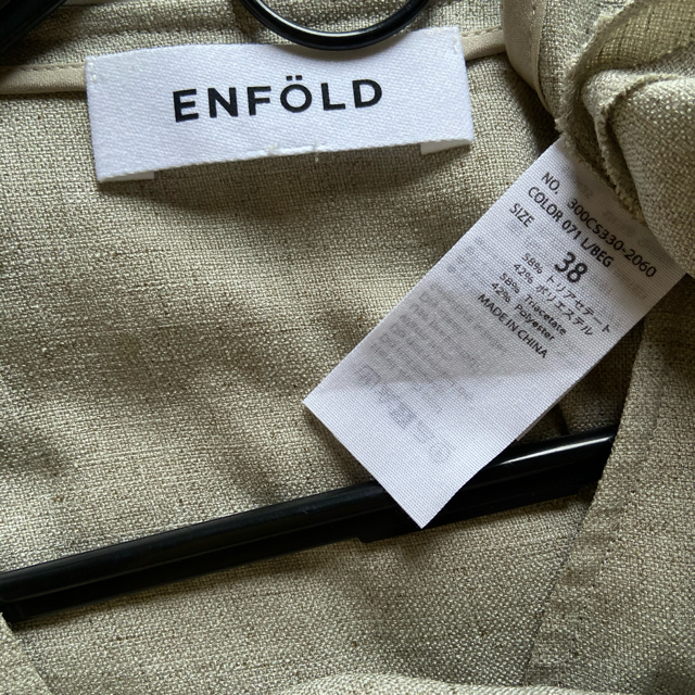 ENFOLD(エンフォルド)のエンフォルド　完売　アシンメトリー　ノースリーブ レディースのトップス(カットソー(半袖/袖なし))の商品写真