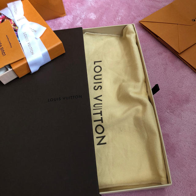 LOUIS VUITTON(ルイヴィトン)のルイブィトン空箱3個 レディースのバッグ(ショップ袋)の商品写真