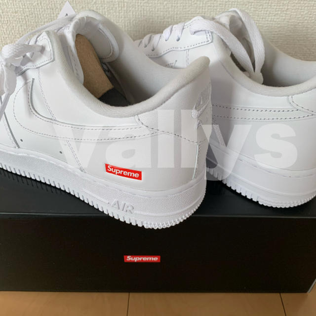 NIKE(ナイキ)の26.5 supreme NIKE AIR FORCE 1 メンズの靴/シューズ(スニーカー)の商品写真