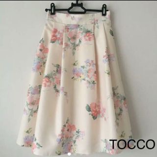 トッコ(tocco)の値下げしました。tocco closet 花柄 スカート(ひざ丈スカート)