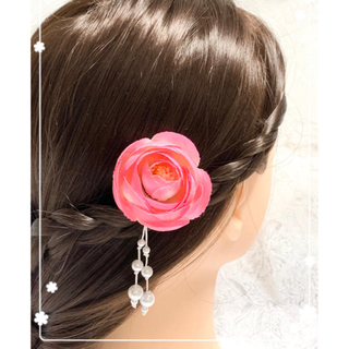 【ピンク系】髪飾り ミニ ❤︎ ホワイト パール ❤︎ 揺れる下がり飾り付き(ヘアアクセサリー)