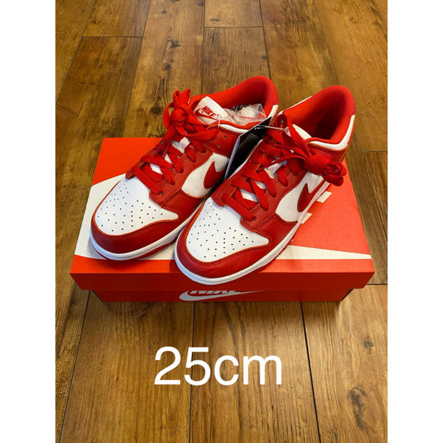 NIKE(ナイキ)の【新品未使用/訳有】NIKE DUNK LOW SP UNIVERSITYRED メンズの靴/シューズ(スニーカー)の商品写真