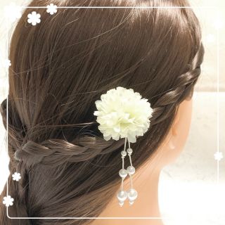 【ホワイト系】髪飾り ミニ ❤︎ ホワイト パール ❤︎ 揺れる下がり飾り付き(ヘアアクセサリー)