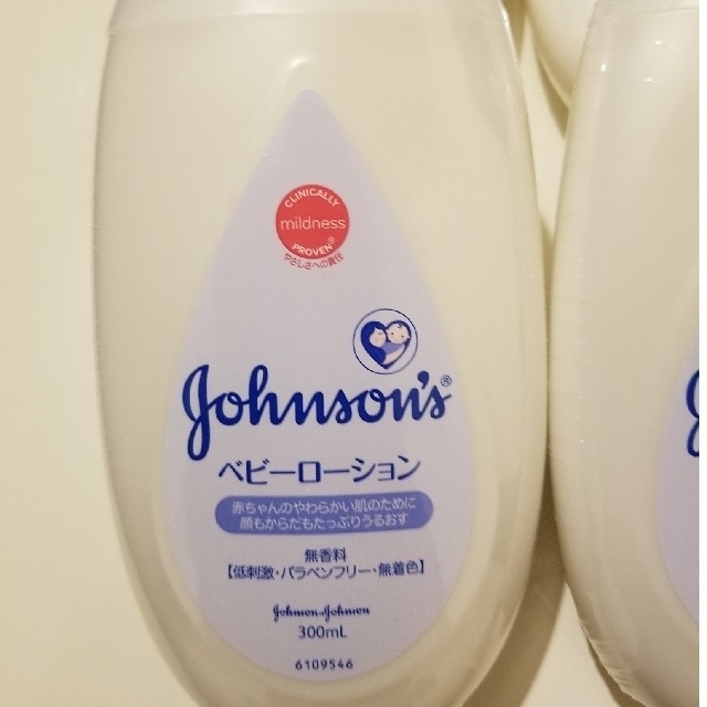 Johnson's(ジョンソン)のジョンソン・エンド・ジョンソン　ベビーローション　4本 キッズ/ベビー/マタニティの洗浄/衛生用品(ベビーローション)の商品写真