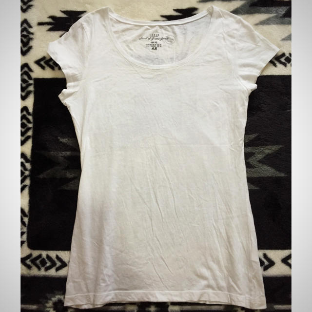 H&M(エイチアンドエム)のH&M Tシャツ 半袖 シンプル 海外 レディースのトップス(Tシャツ(半袖/袖なし))の商品写真