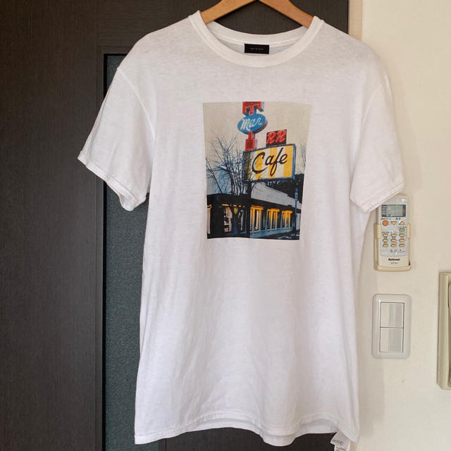 apart by lowrys(アパートバイローリーズ)のアパートバイローリーズ　フォトTシャツ　ツインピークス レディースのトップス(Tシャツ(半袖/袖なし))の商品写真