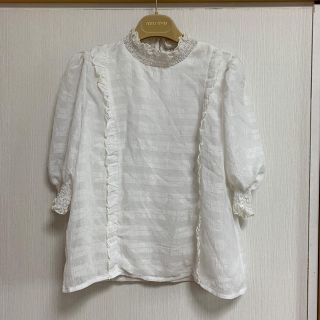 トッコ(tocco)の⭐︎新品　トッコクローゼット   フリル トップス　ホワイト(シャツ/ブラウス(半袖/袖なし))