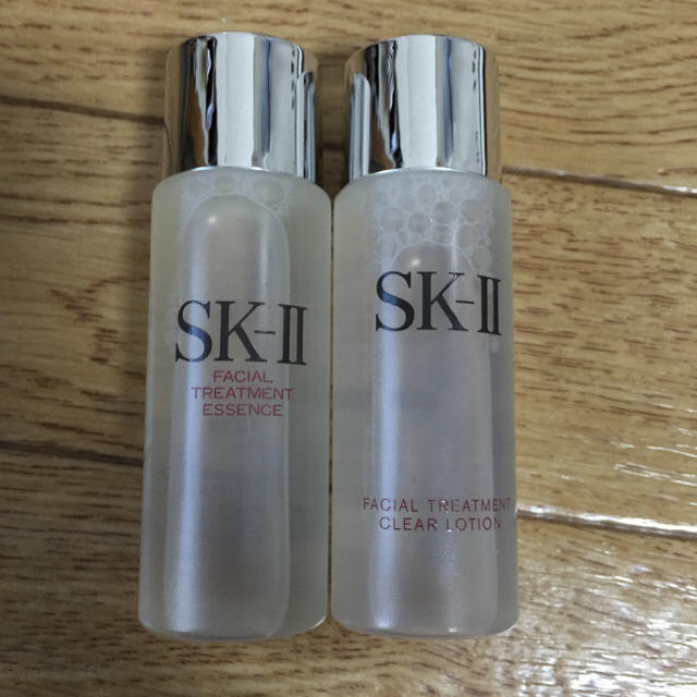 MAXFACTOR(マックスファクター)のSK-IIローション&エッセンス2本組 コスメ/美容のスキンケア/基礎化粧品(化粧水/ローション)の商品写真