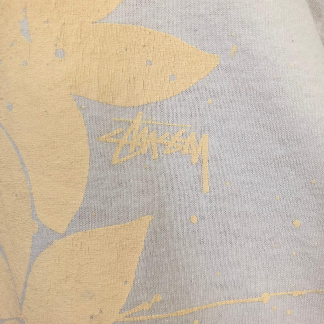 STUSSY(ステューシー)のステューシー stussy 90s 花柄  白 ハイビスカス 古着 オールド L メンズのトップス(Tシャツ/カットソー(半袖/袖なし))の商品写真