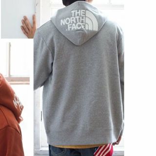 ザノースフェイス(THE NORTH FACE)の新品　THE NORTH FACEパーカー　Ｌ(パーカー)
