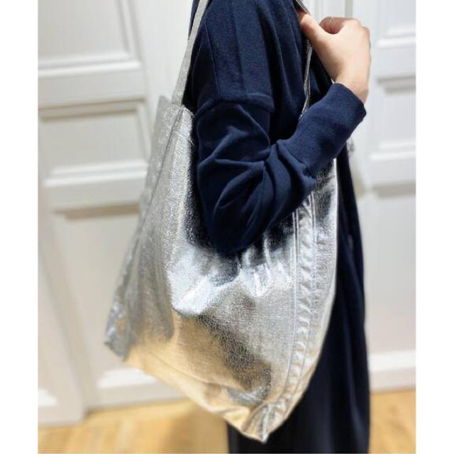 DEUXIEME CLASSE(ドゥーズィエムクラス)の✴︎新品✴︎ Deuxieme BINDU/ビンドゥーShiny Tote レディースのバッグ(トートバッグ)の商品写真