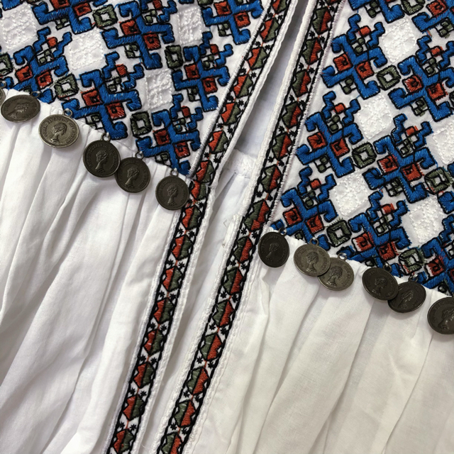 ZARA(ザラ)のbaybeeエンブロイダリー刺繍ノーカラーシャツジャケットnagonstans レディースのトップス(シャツ/ブラウス(長袖/七分))の商品写真