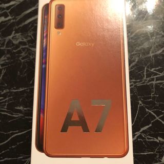 サムスン(SAMSUNG)のGalaxy A7 ゴールド　64GB   SIMフリー(スマートフォン本体)