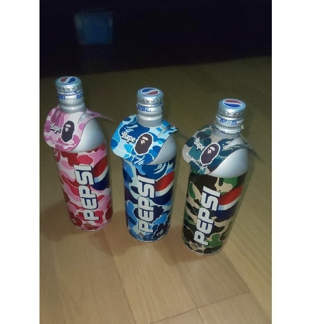 A BATHING APE(アベイシングエイプ)のAPE×PEPSI 缶 12本セット エンタメ/ホビーのコレクション(ノベルティグッズ)の商品写真