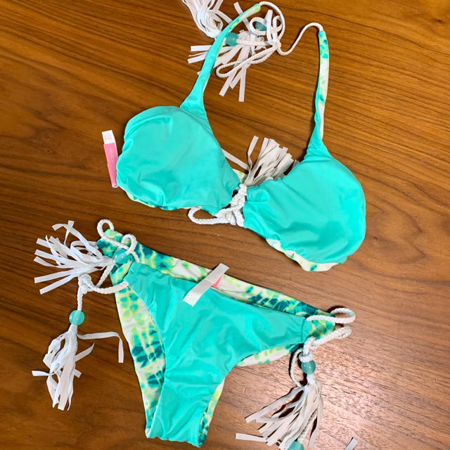 Victoria's Secret(ヴィクトリアズシークレット)の新品未使用　ビクシー　水着 ビキニ　リバーシブル　青　緑 レディースの水着/浴衣(水着)の商品写真