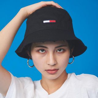 トミーヒルフィガー(TOMMY HILFIGER)の【新品タグ付き】tommy バケットハット(ハット)