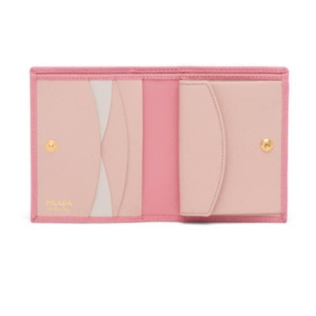 PRADA(プラダ)の最終価格🌼　プラダ　サフィアーノレザー 財布👛 ピンク　ペールピンク　二つ折 レディースのファッション小物(財布)の商品写真