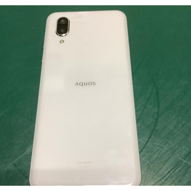 AQUOS sense3 plus ホワイト　SH-RM11 です。 スマホ/家電/カメラのスマートフォン/携帯電話(スマートフォン本体)の商品写真