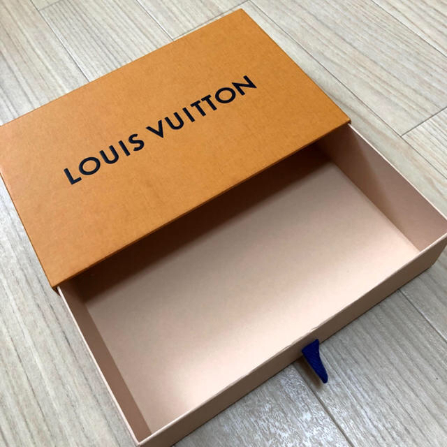 LOUIS VUITTON(ルイヴィトン)のLOUIS VUITTON 空箱 レディースのバッグ(ショップ袋)の商品写真