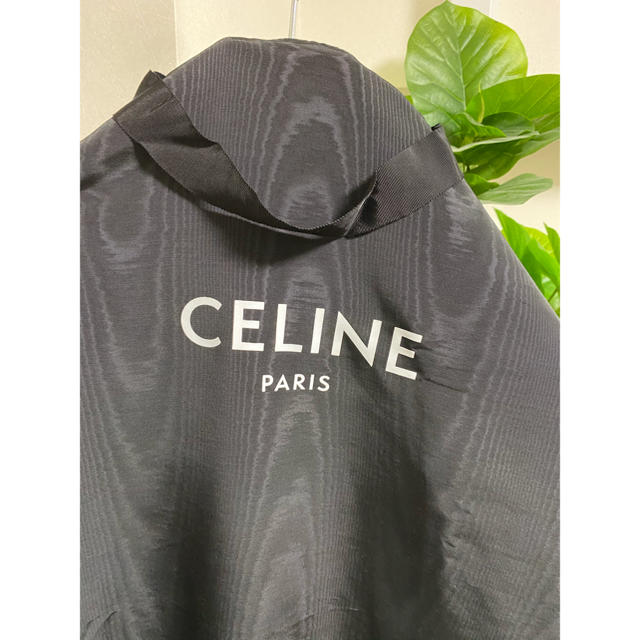 celine(セリーヌ)のCELINE セリーヌ　純正　非売品 ハンガー ガーメント メンズのジャケット/アウター(チェスターコート)の商品写真