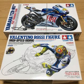 タミヤ　ヤマハYZR-M1'09 バレンティーノ・ロッシ　プラモデルセット(模型/プラモデル)