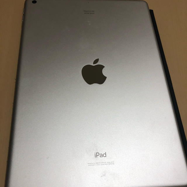 iPad 7世代　シルバー　刻印入りのため特価　＋ApplePencil