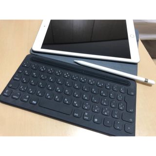 iPad 7世代　シルバー　刻印入りのため特価　＋ApplePencil