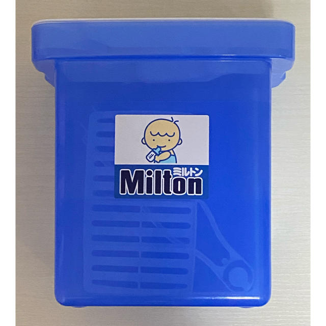 MINTON(ミントン)のMilton ミルトン 専用容器P型 4リットル キッズ/ベビー/マタニティの洗浄/衛生用品(哺乳ビン用消毒/衛生ケース)の商品写真