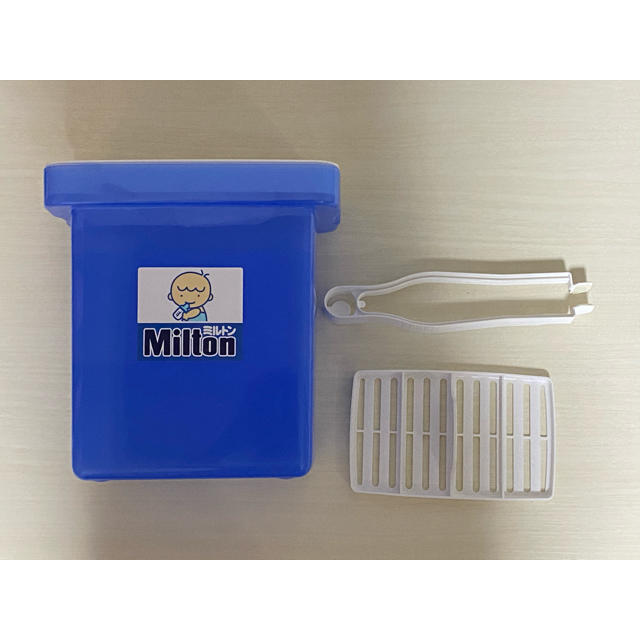 MINTON(ミントン)のMilton ミルトン 専用容器P型 4リットル キッズ/ベビー/マタニティの洗浄/衛生用品(哺乳ビン用消毒/衛生ケース)の商品写真