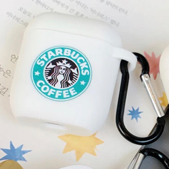 Starbucks Coffee(スターバックスコーヒー)のAirPods ケース　スタバ柄　白 スマホ/家電/カメラのスマホアクセサリー(iPhoneケース)の商品写真