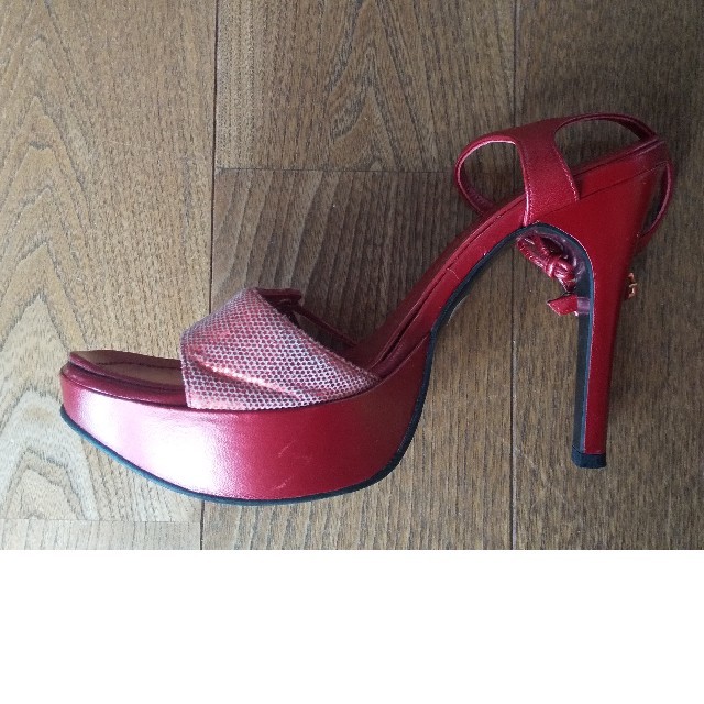 Pinky&Dianne(ピンキーアンドダイアン)の美品　ピンキー&ダイアンヒール　キャバヒール　22.5cm レディースの靴/シューズ(ハイヒール/パンプス)の商品写真