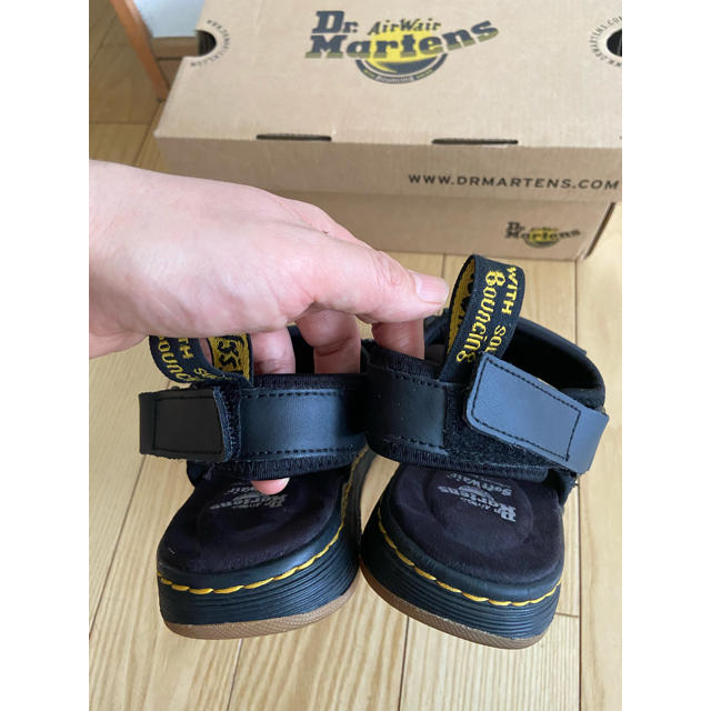 Dr.Martens(ドクターマーチン)の今週末までセール！美品　ドクターマーチン　タッセル　サンダル レディースの靴/シューズ(サンダル)の商品写真