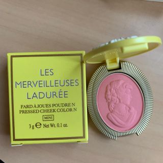 レメルヴェイユーズラデュレ(Les Merveilleuses LADUREE)のラデュレ　プレスト　チークカラー　02 ドラジェ(チーク)