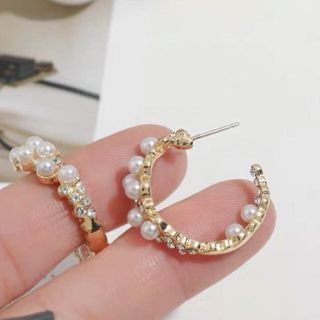 トゥデイフル(TODAYFUL)のパールフープピアス(ピアス)