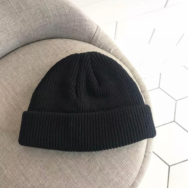 【新品未使用】ニットキャップ ビーニー ニット帽 浅め ブラック 黒 メンズの帽子(ニット帽/ビーニー)の商品写真