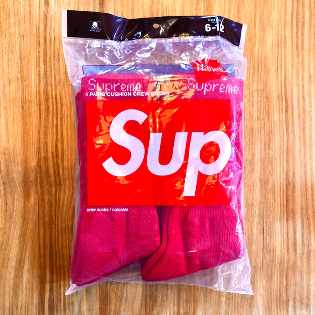 Supreme(シュプリーム)の【ステッカー付】Supreme Hanes ソックス　レッド　ヘインズ　1足　赤 メンズのレッグウェア(ソックス)の商品写真