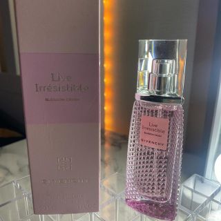 ジバンシィ(GIVENCHY)のジバンシイ リヴ イレジスティブル ブロッサム クラッシュ オーデトワレ30ml(香水(女性用))