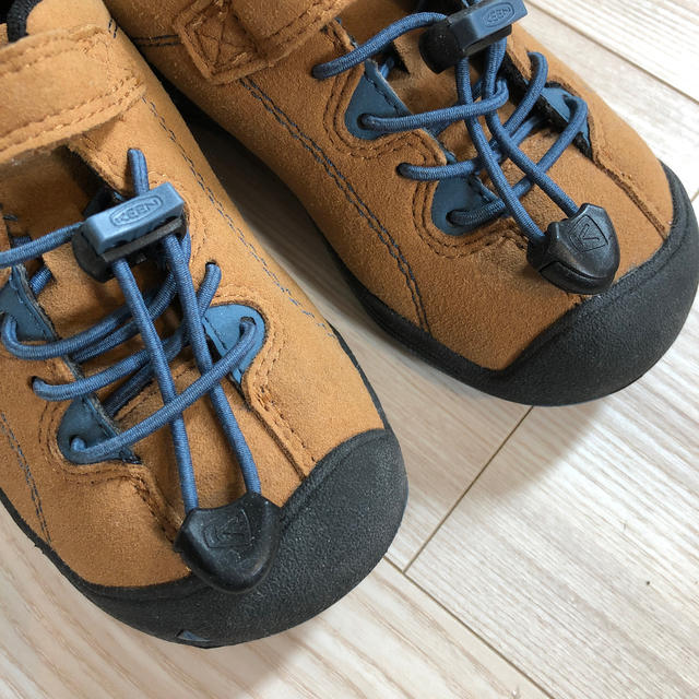 KEEN(キーン)の(新品同様)KEEN シューズ16センチ キッズ/ベビー/マタニティのキッズ靴/シューズ(15cm~)(スニーカー)の商品写真